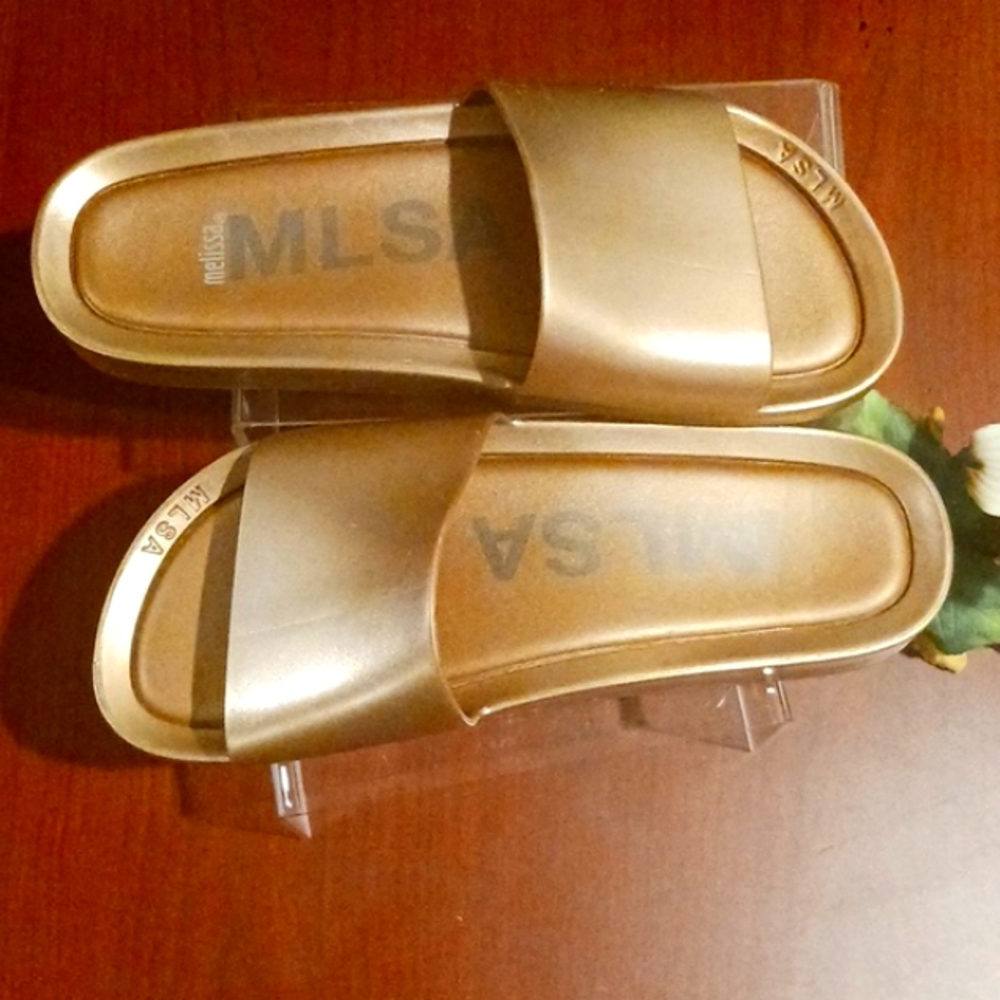 Pre-Loved Melissa